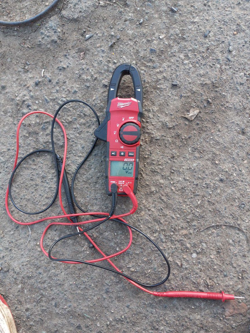 Milwaukee 2235-20 400 Amp Clamp Meter for Sale in Kent, WA OfferUp