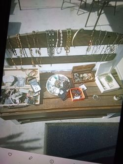 Mixed Costume Jewelry Lot 25 for all