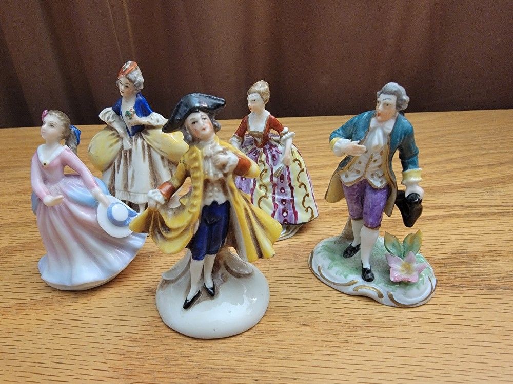 Lot of 5 Porcelaine Dresden / Made in Germany / Royal Doulton figurines