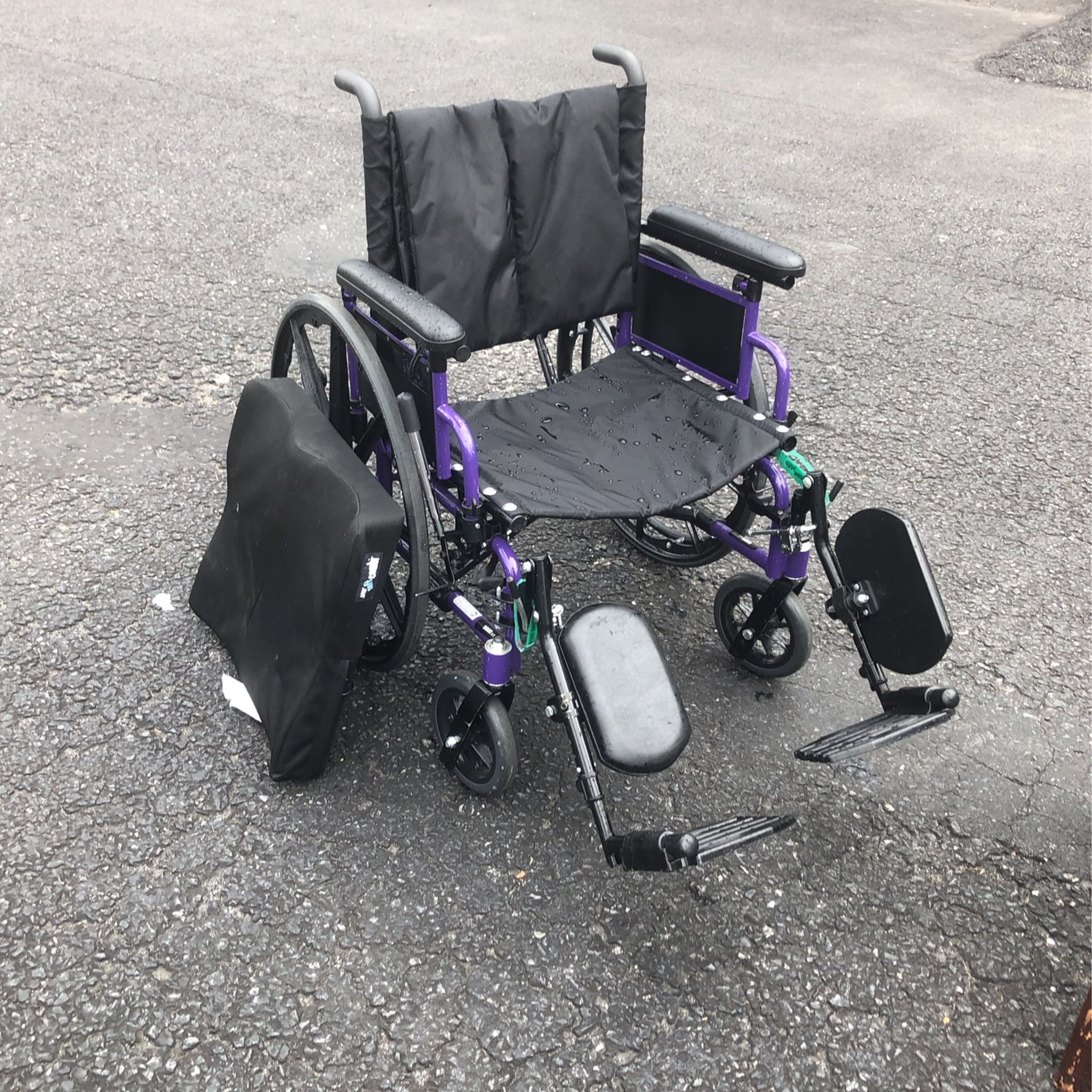 Very Good Condition Almost New Wheelchair