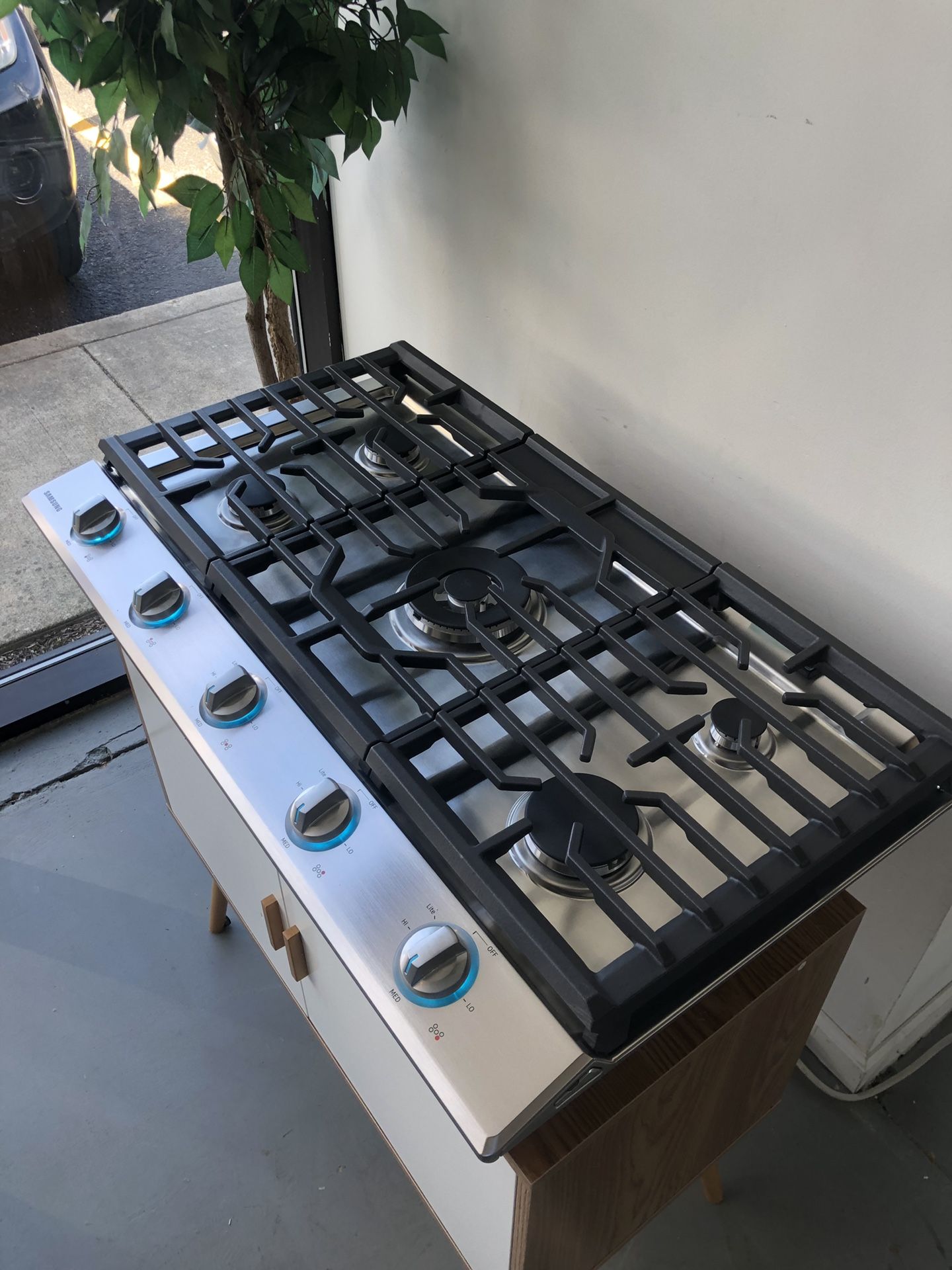 NEW Samsung NA36N6555TS 36 Inch Gas Cooktop for Sale in Geneva, IL