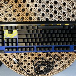 Razer Blackwidow V4 X Fortnite Edition 