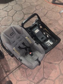 evyflo infant car seat and attachment