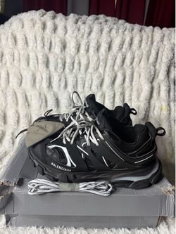 BALENCIAGA
