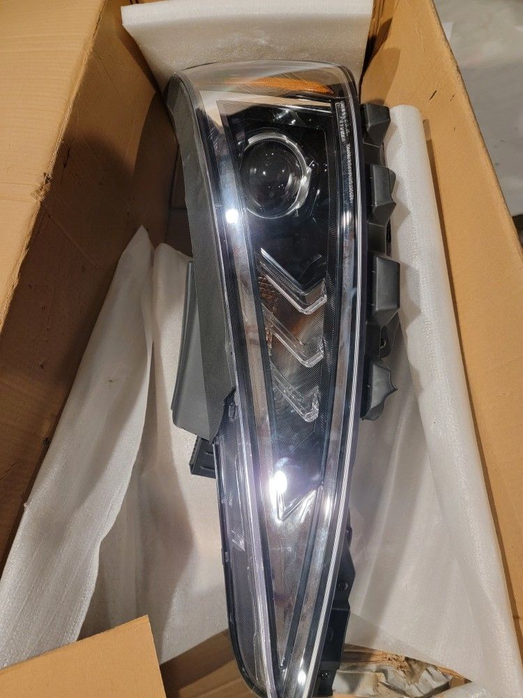 19-20 HYUNDAI ELANTRA HEADLIGHT (Driver)