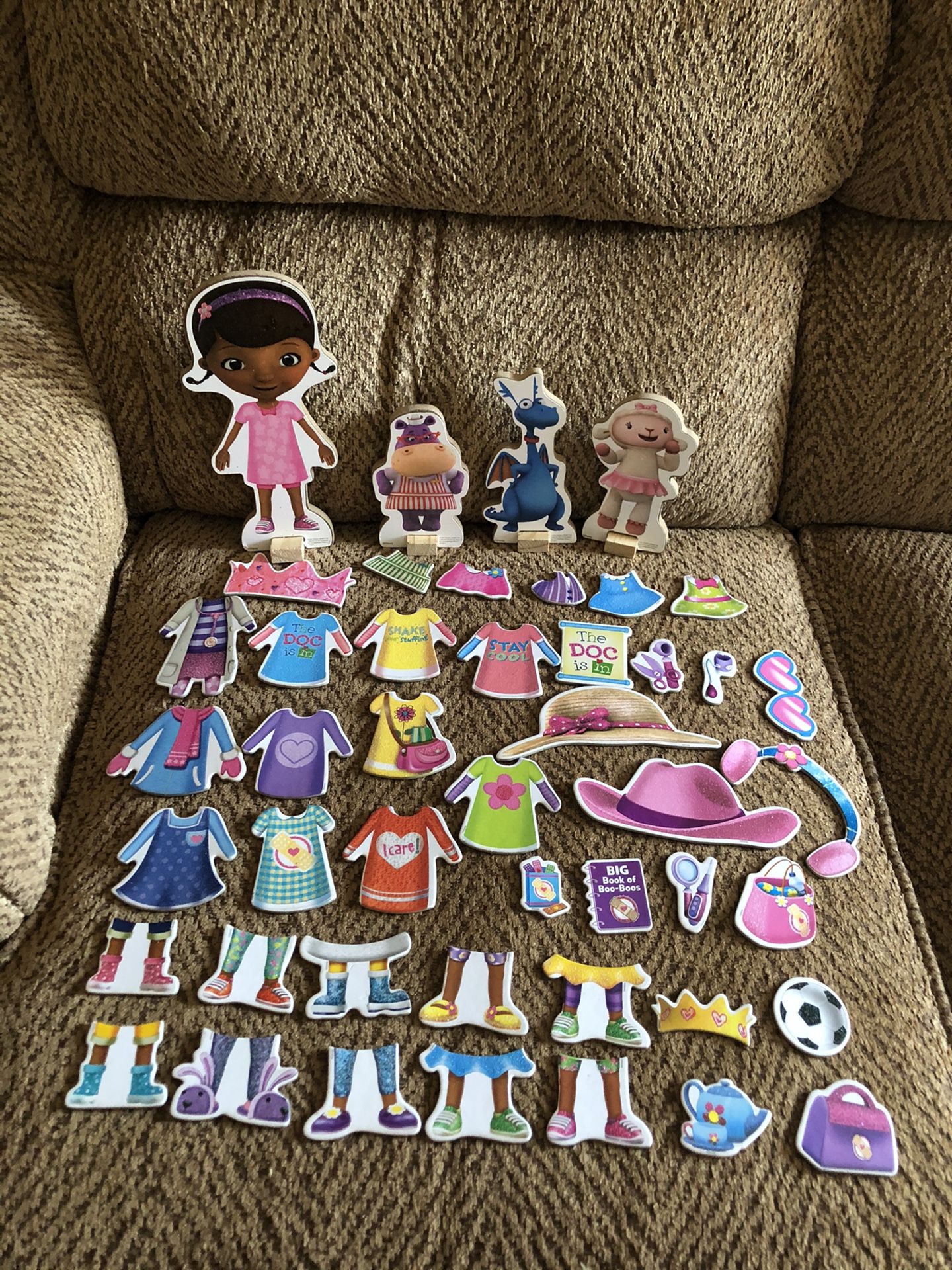 Doc McStuffins and friends wooden magnetic set. 42 magnetic pieces