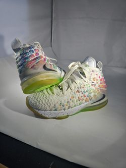 Nike LeBron Sneakers – Size 5Y 🔥