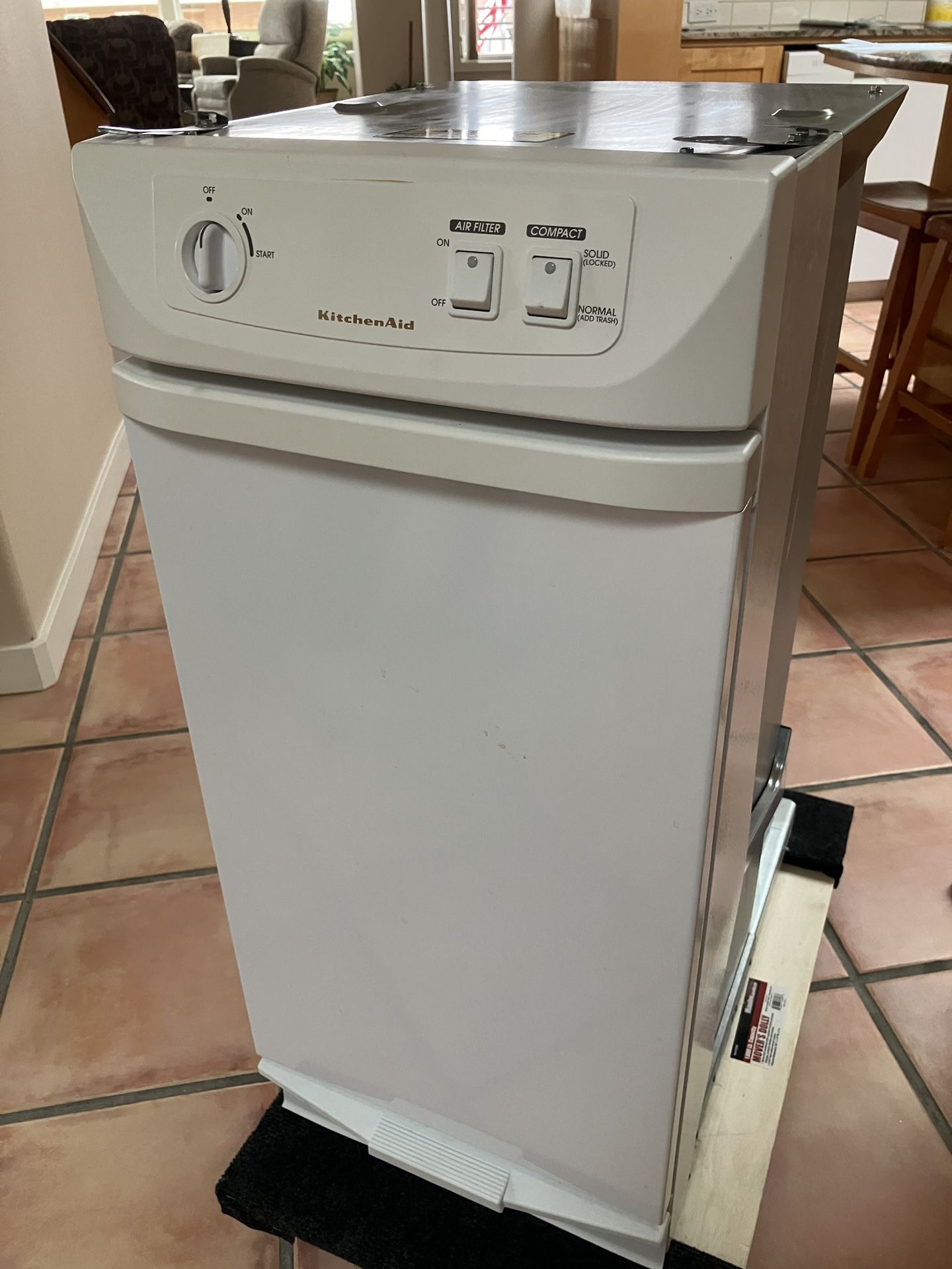 Kitchen Aid Trash Compactor, White- Like New
