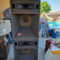 DJ Speakers JBL G-732 & Crate