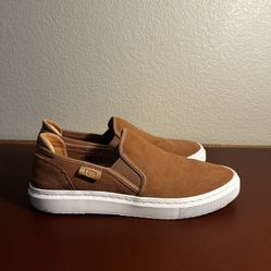 UGG  ALAMEDA Slip On Shoes  Size 10