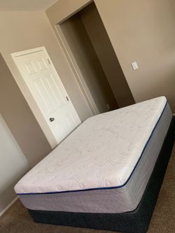 QUEEN MEMORYFOAM MATTRESS AND FREE BOX SPRINGS