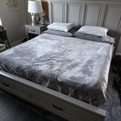 Aspen Home Cal King Storage Bed With Dresser Mirror And 2 Nightstands