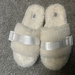 Womens Ugg Fluffy Slides