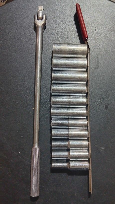 Husky 1/2 Drive Breaker Bar & Deep Socket Set