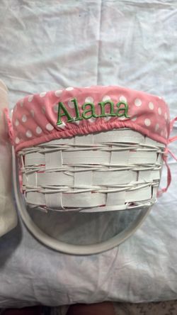 Is your Name : Alana !? 2 Baskets and a bear