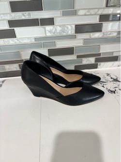 Kelly & Katie wedge pump size 6