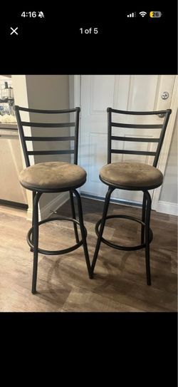 Set of 2 Metal Swivel Bar Stools