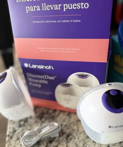 Wearable Breast Pump Like New With Lots Of Milk Storage Bags