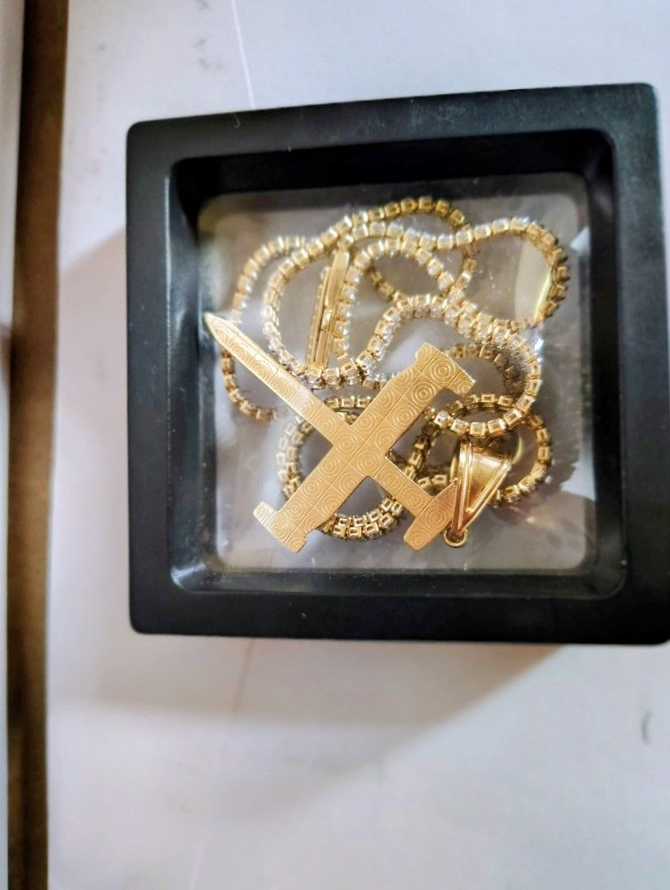 10kt Gold Double Tennis Chain With 2 1/4 Inch Pendant