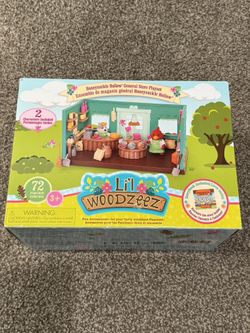 Li'l Woodzeez Honeysuckle Hollow General Store Playset 72 Pieces