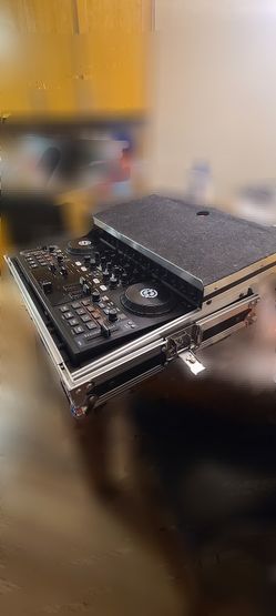 Native Instruments Traktor Kontrol S4