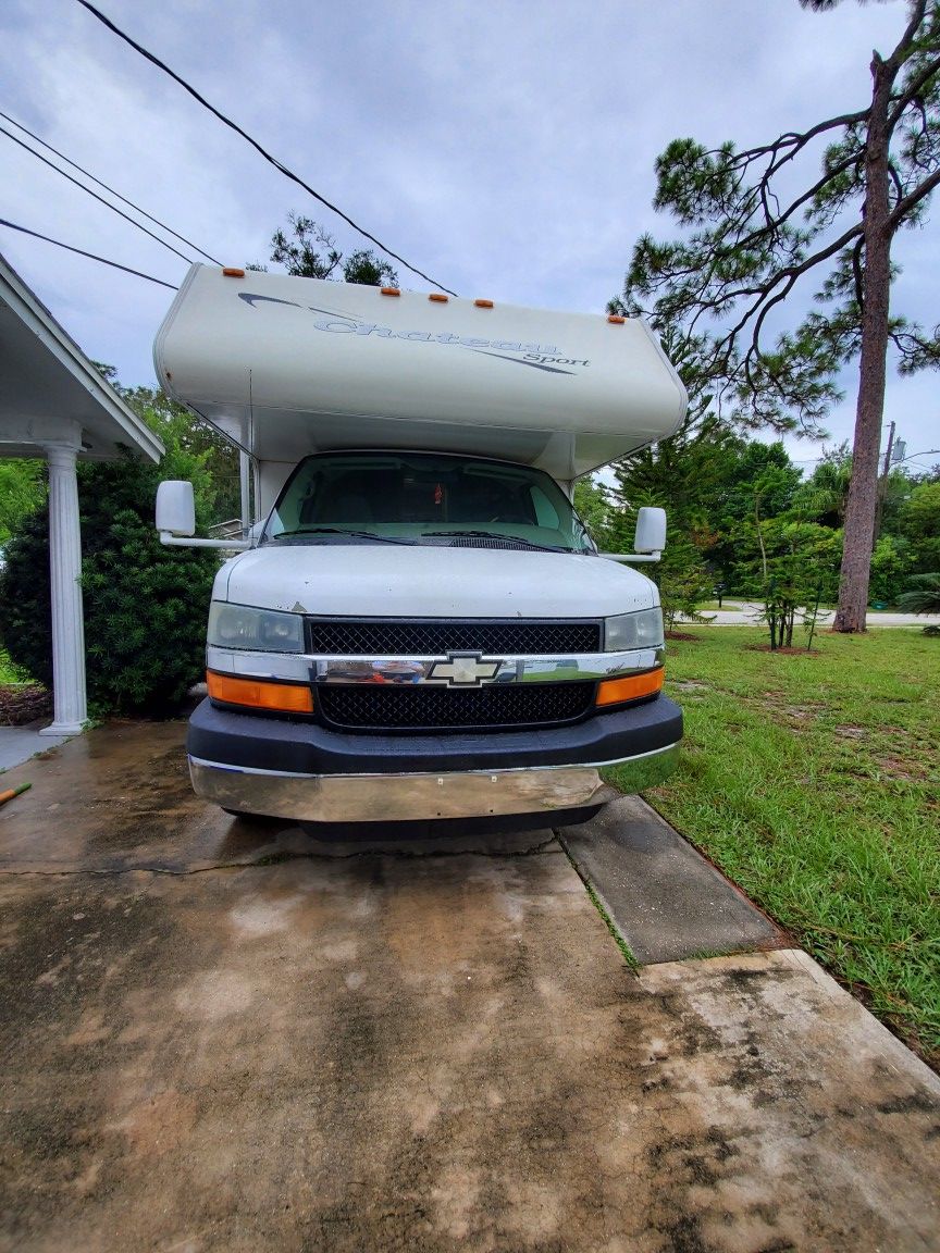 2005 Class C Motorhome 30ft