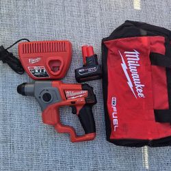 Milwaukee
M12 FUEL 12V Lithium-Ion Brushless Cordless 5/8 in. SDS-Plus Rotary Hammer Kit with One 4.0Ah Battery and Bag