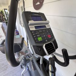 E626 Elliptical Cross Trainer