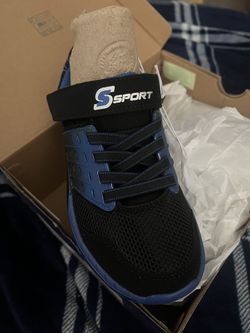 Boy Sneakers Size 1 NWT
