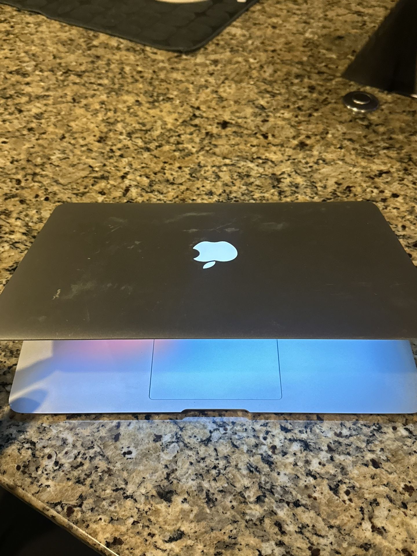 Apple MacBook Air 13.3 Inches