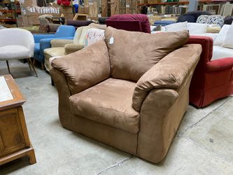 ASHLEY Darcy Ultra Plush Brown Fabric Arm Chair