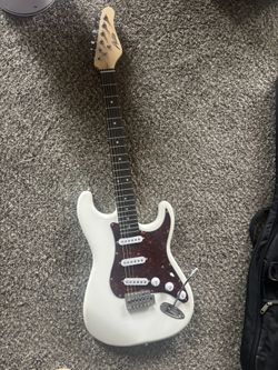 Austin White/Red Electric Guitar w/ Amp & Snark