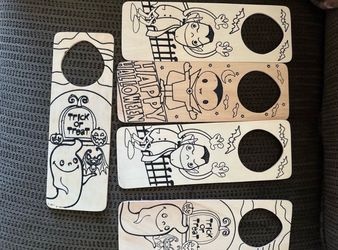 5- Wooden paintable Halloween Door Hangers