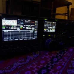 Kenwood TS-990 200W HF Transceiver US Model