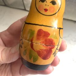 Vtg Matryoshka Nesting Dolls - Set of 4 Small