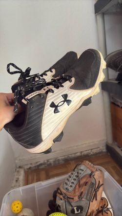 Baseball Cleats Size 8