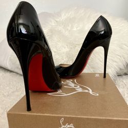 Christian Louboutin So Kate 