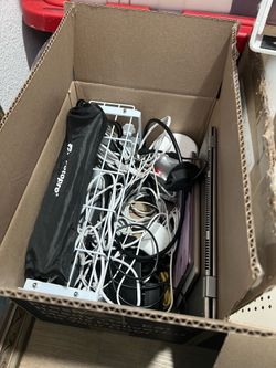 Electronics Bundle – Lenovo Laptop, 2 iPads, Amazon Echo, Phone Gimbal & Accessories