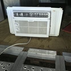 Window Air-conditioned 