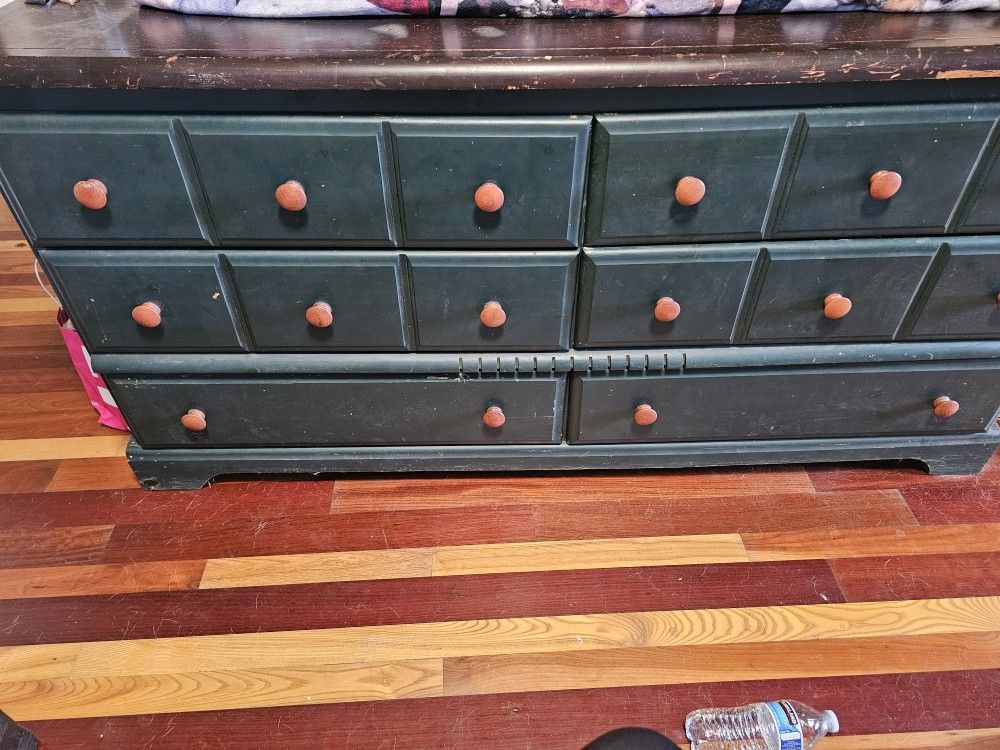Dressser