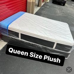 NEW Mattress Queen Size Plush Pillowtop With Box Spring // Offer  🚚