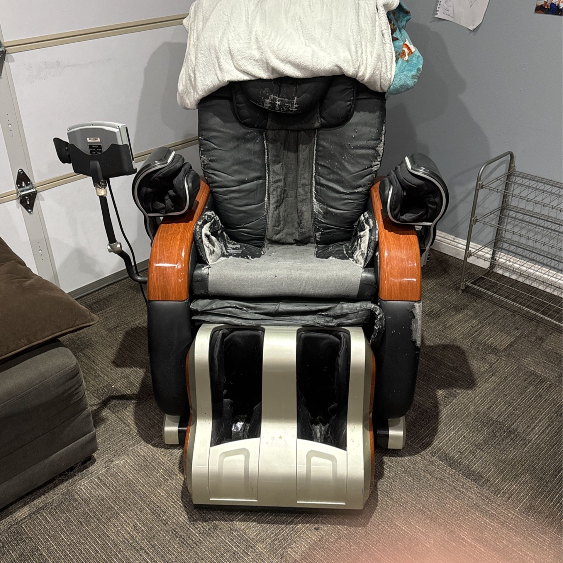 Massage Chair for Sale in Riverside, CA OfferUp
