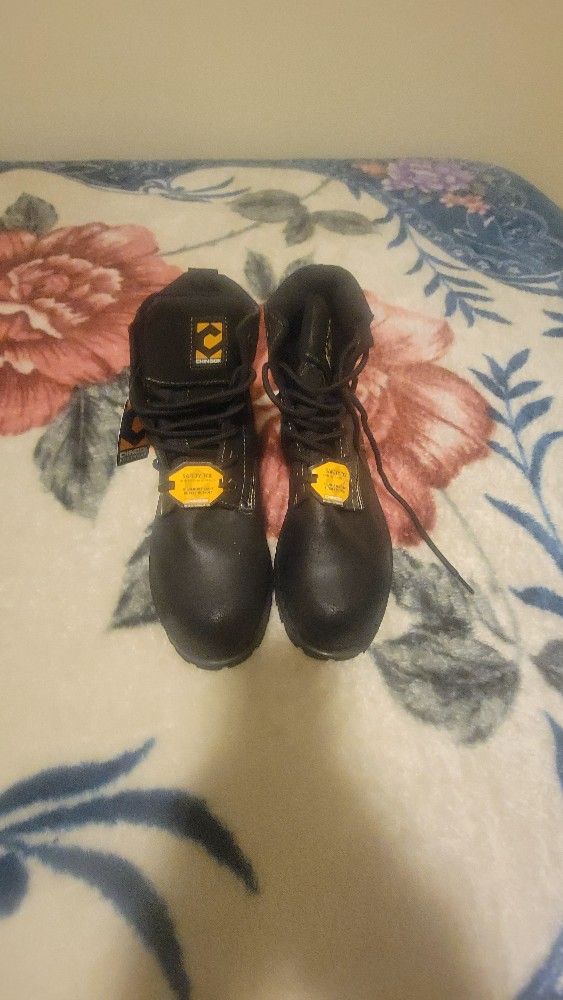 New Chinook steel toe boots men's work size 9.5