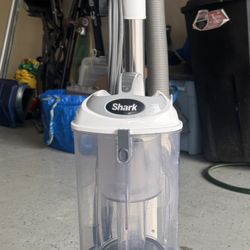 Shark Upright Vacum
