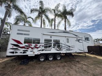 🔥2007 Weekend Warrior 3505 LE — 35’ Fifth-Wheel Toy Hauler 🔥