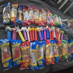 Pez Dispensers Lot 48
