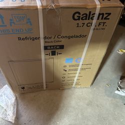Refrigerator Galanz 1.7 cu ft black mini refrigerator