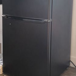 Kenmore Mini Fridge