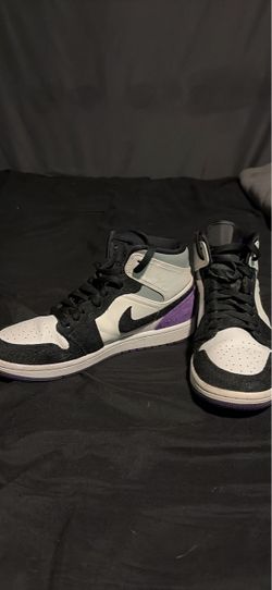 Air Jordan 1 Mid SE Purple