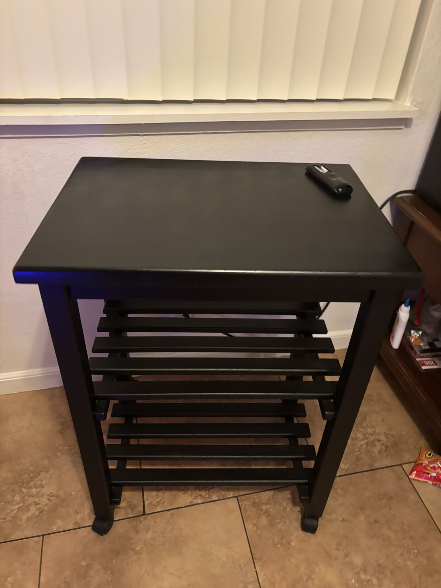 Rolling kitchen table 100% Wood